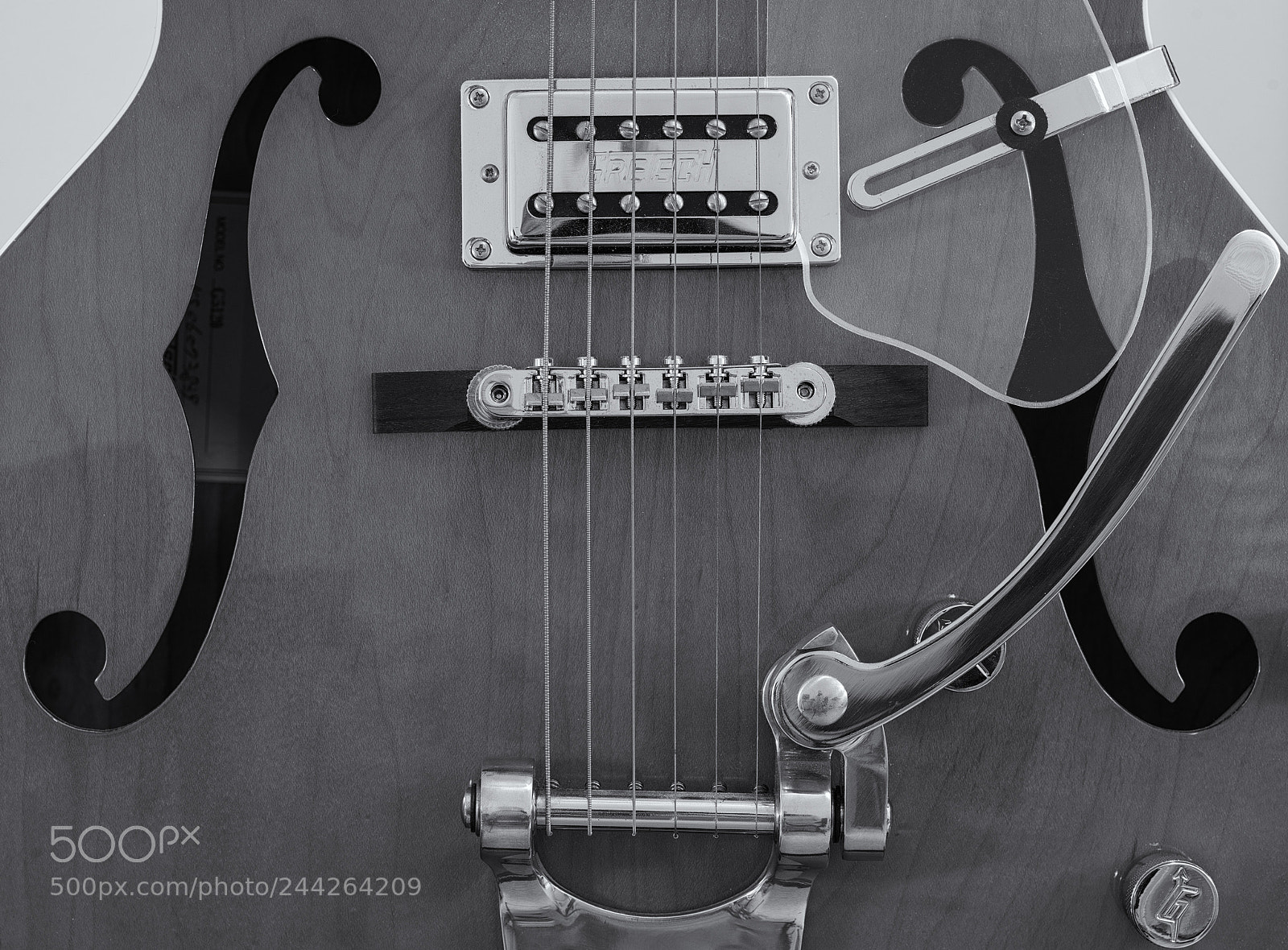Hasselblad X1D-50c sample photo. Gretsch guitar photography