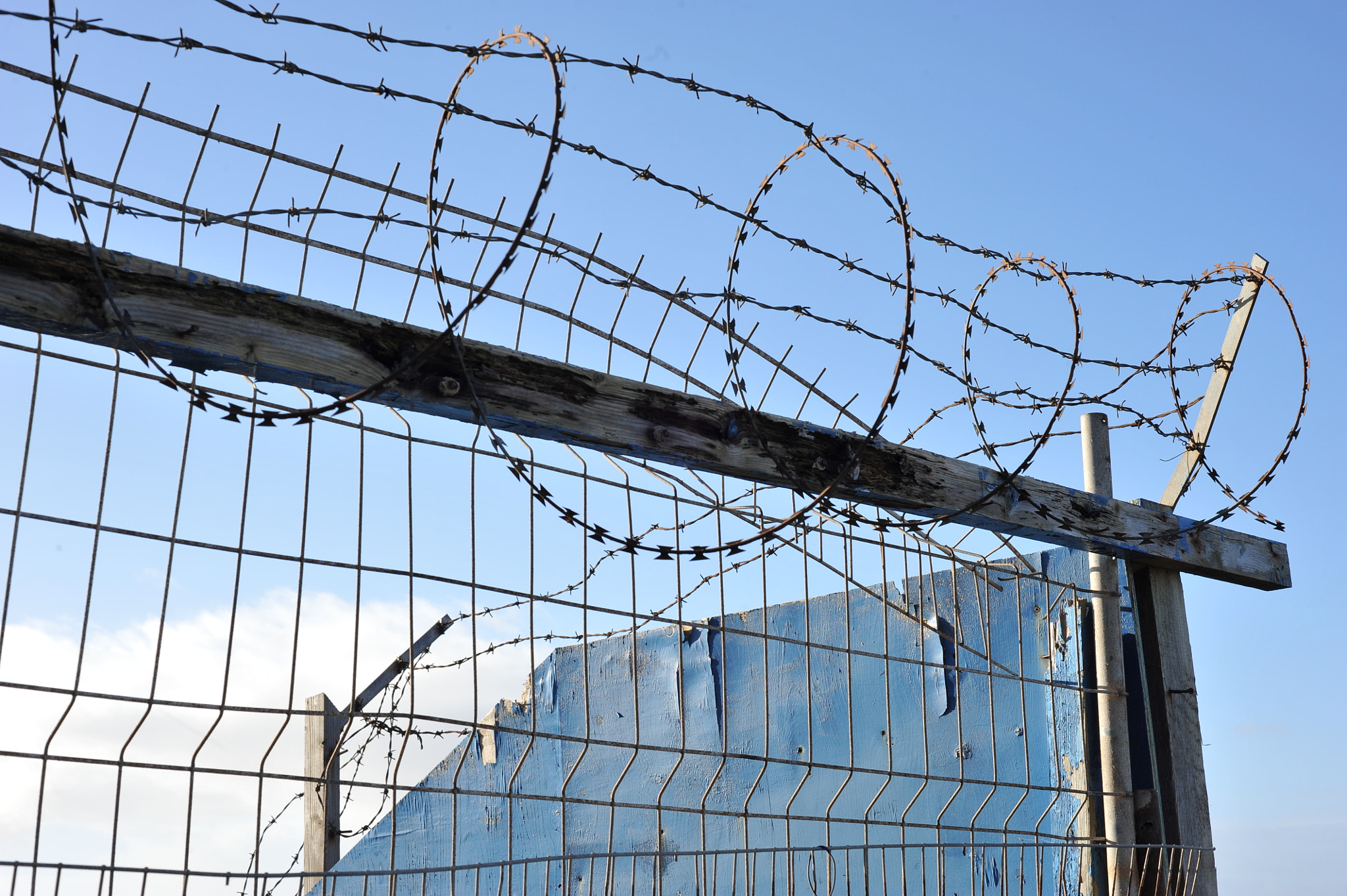 Nikon D3 sample photo. Fence at the end of the forgotten path photography