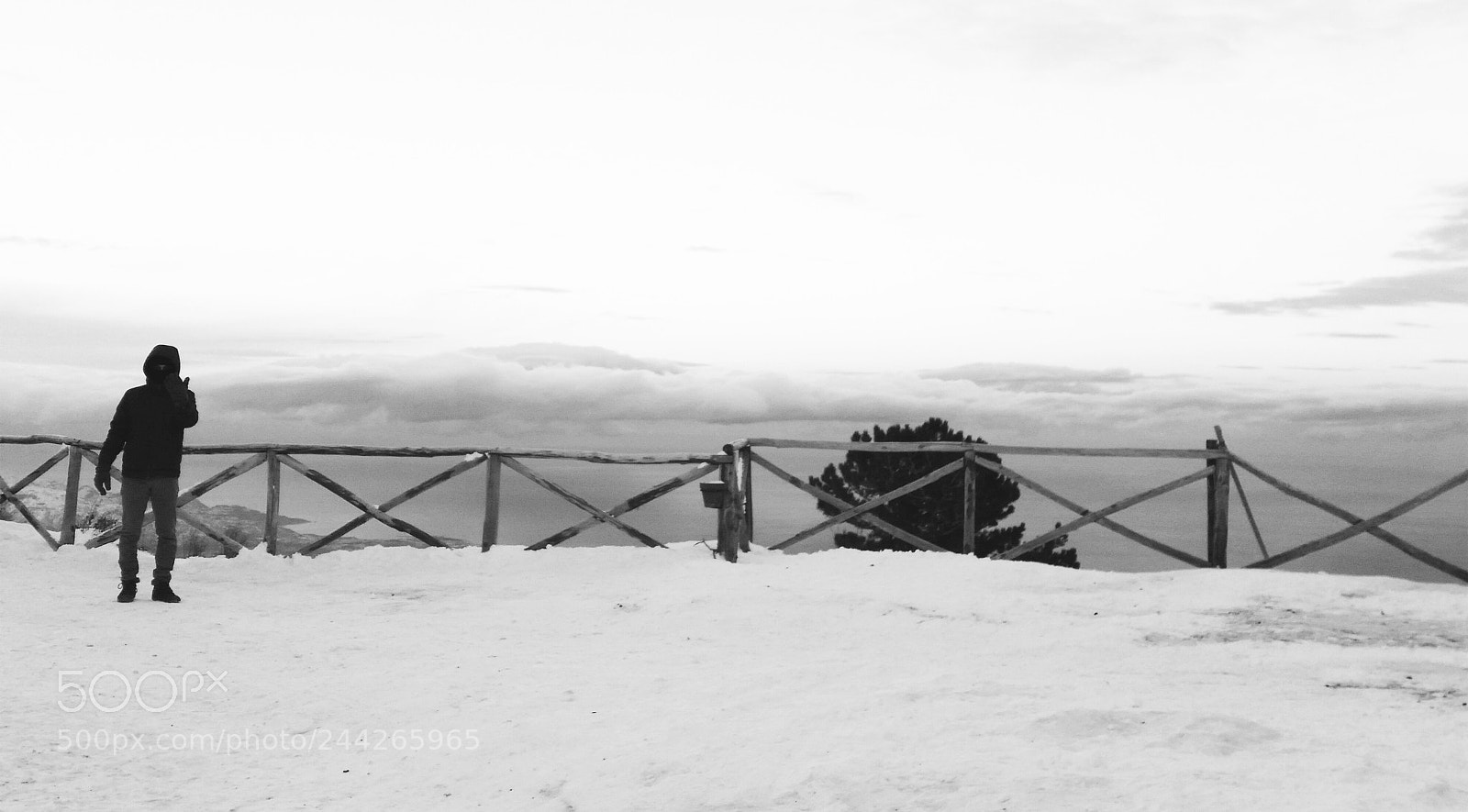 Samsung Galaxy S5 sample photo. Feet in the snow photography