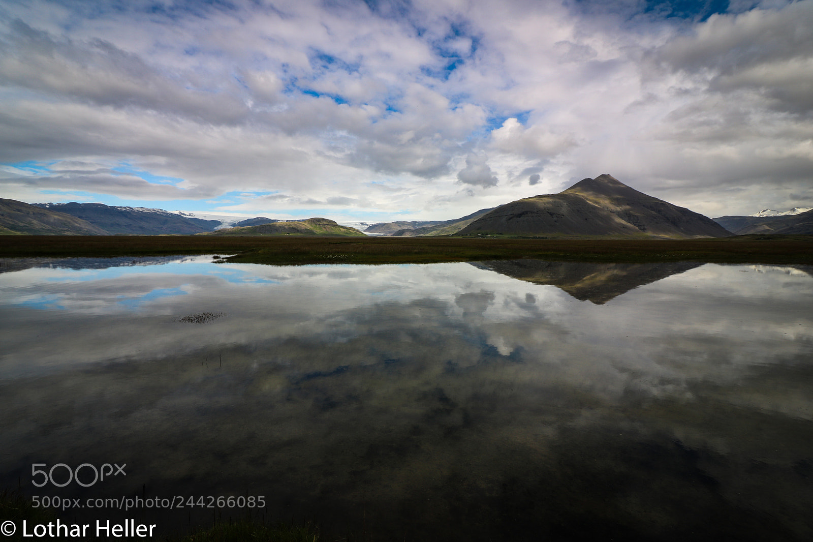 Canon EOS 750D (EOS Rebel T6i / EOS Kiss X8i) sample photo. Iceland reflection photography