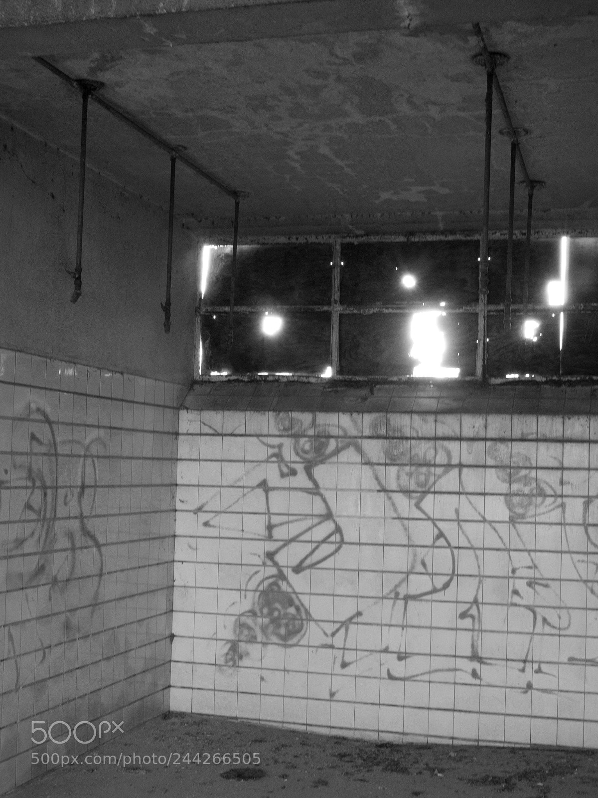 Olympus OM-D E-M10 II sample photo. Urbex in old swimming photography
