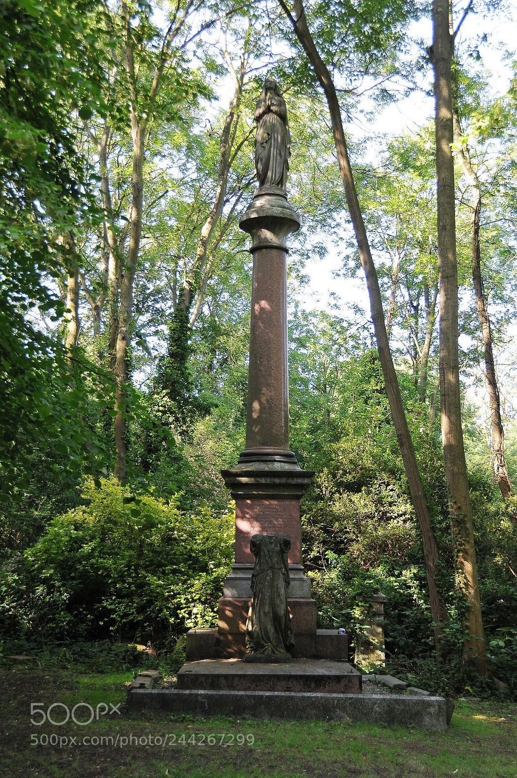 Nikon D300S sample photo. Nunhead cemetery, london photography