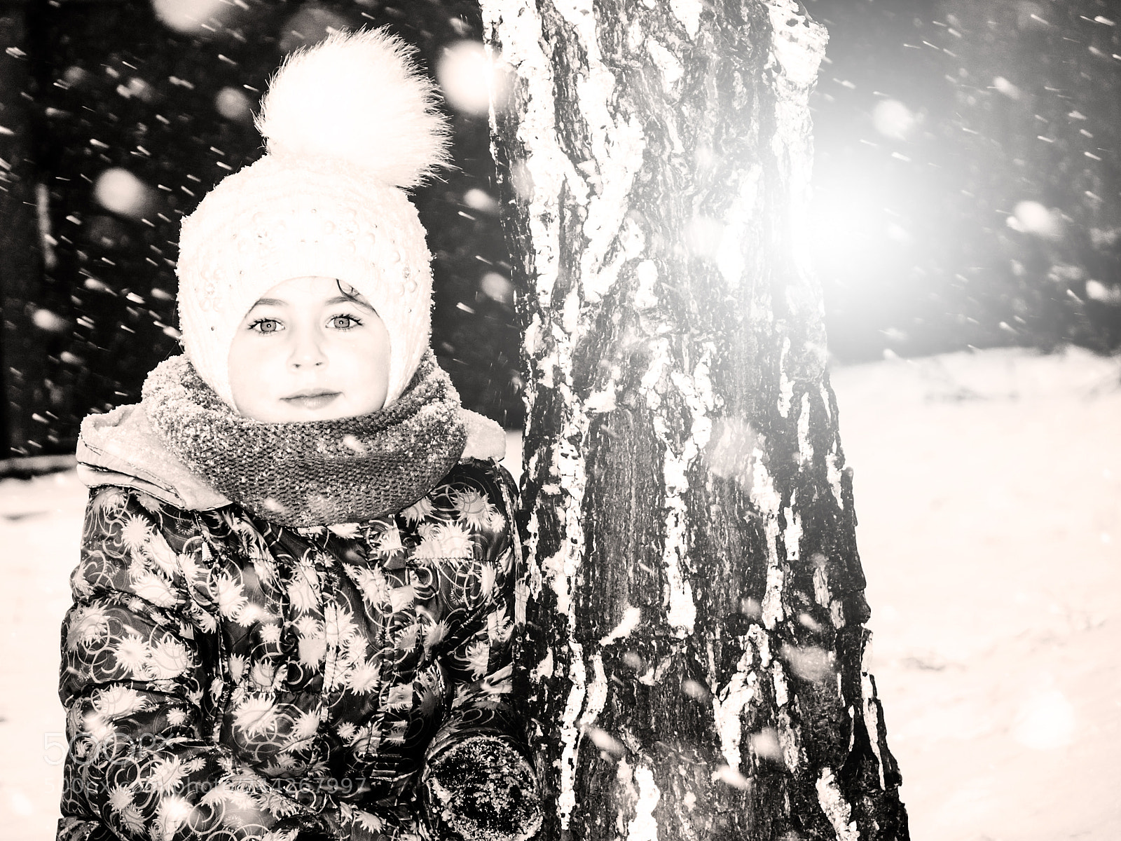 Panasonic DMC-FZ50 sample photo. Girl and snowfall photography