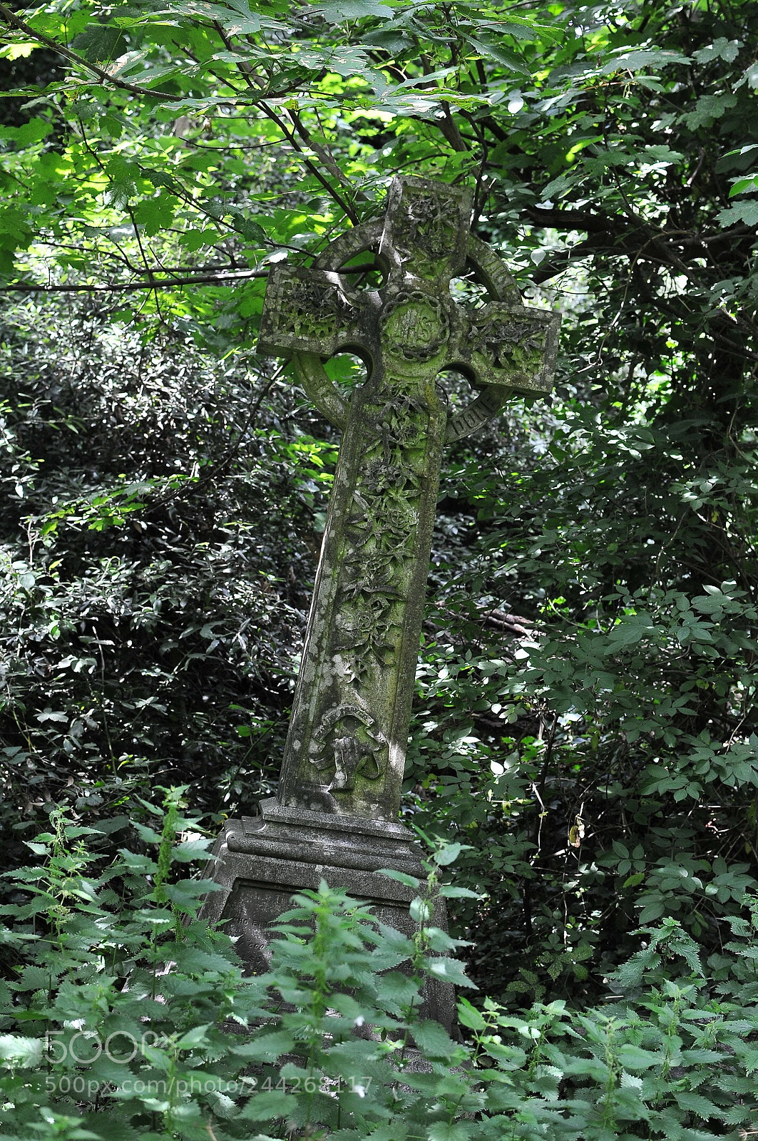 Nikon D300S sample photo. Nunhead cemetery, london photography