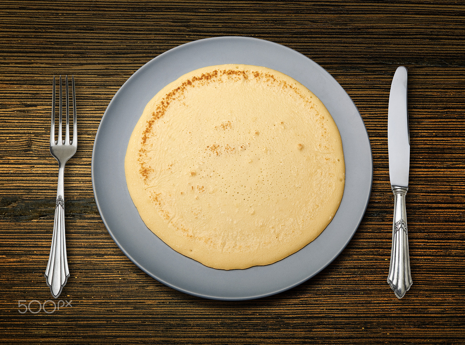 Leaf Aptus 75 sample photo. Perfect pancake on blue plate on textured wooden background photography