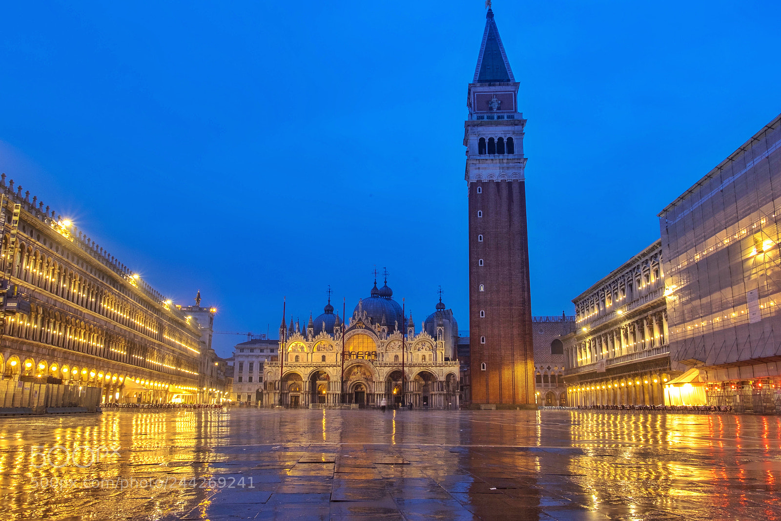 Fujifilm X-T1 sample photo. St. mark s square photography