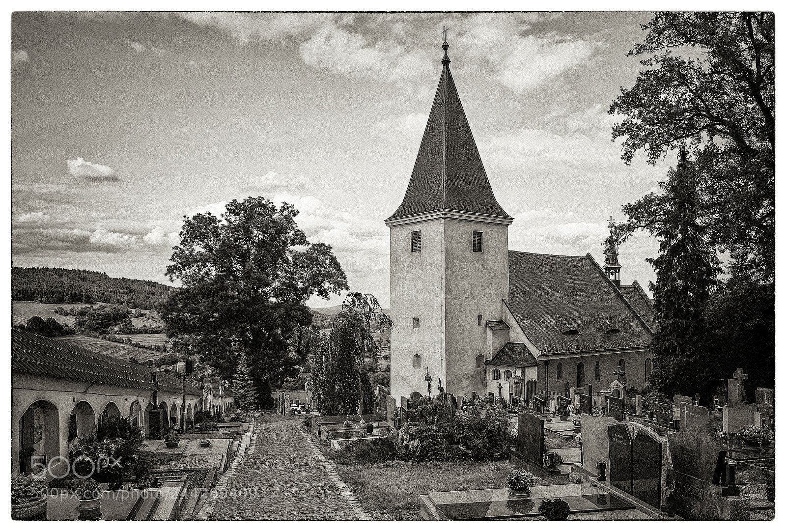 Fujifilm X-E1 sample photo. Cemetery photography