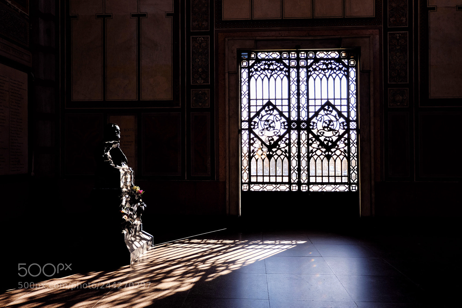 Fujifilm X-T20 sample photo. Shadows of monumentale photography