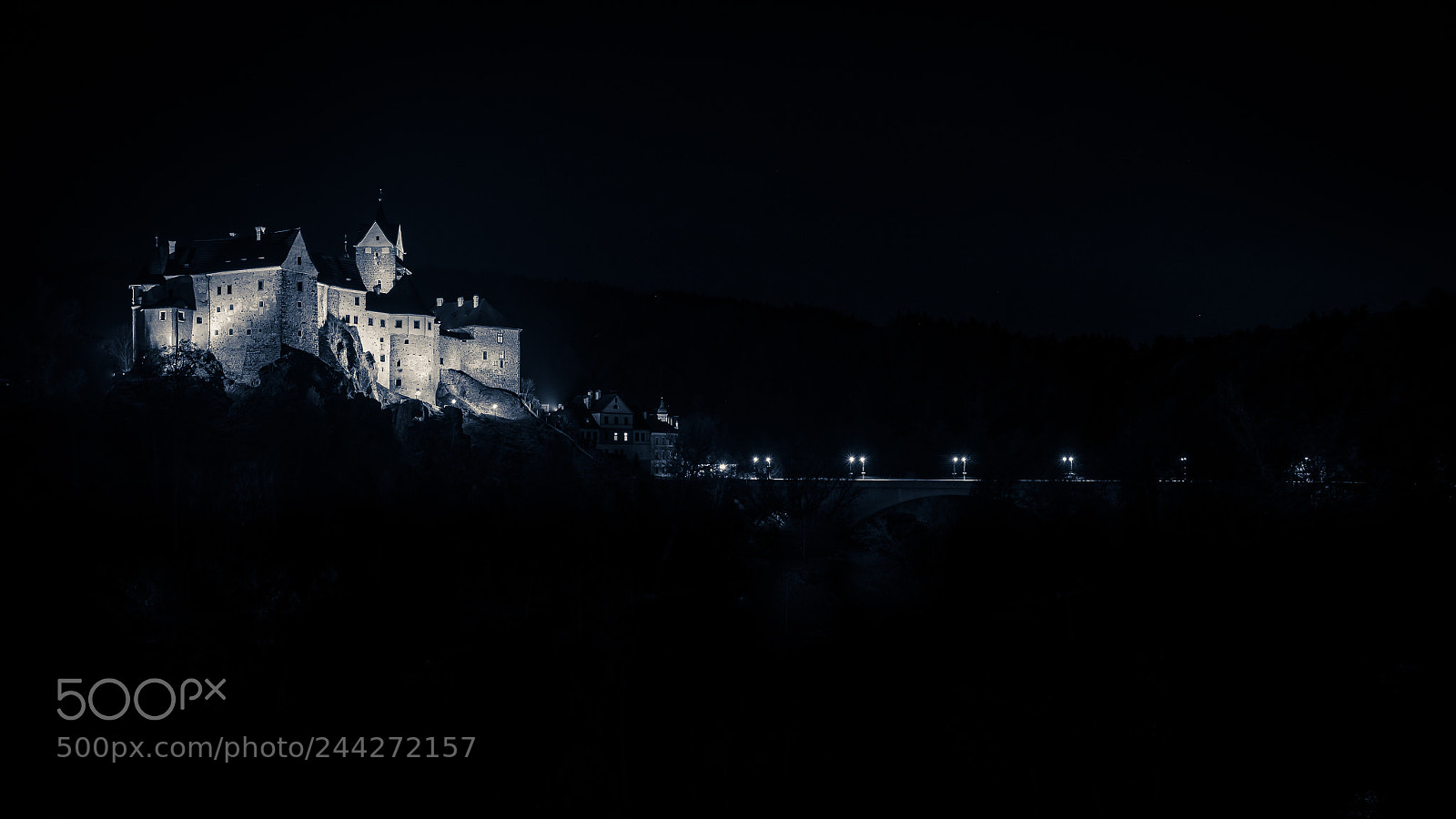 Samsung NX300 sample photo. Loket castle at night photography