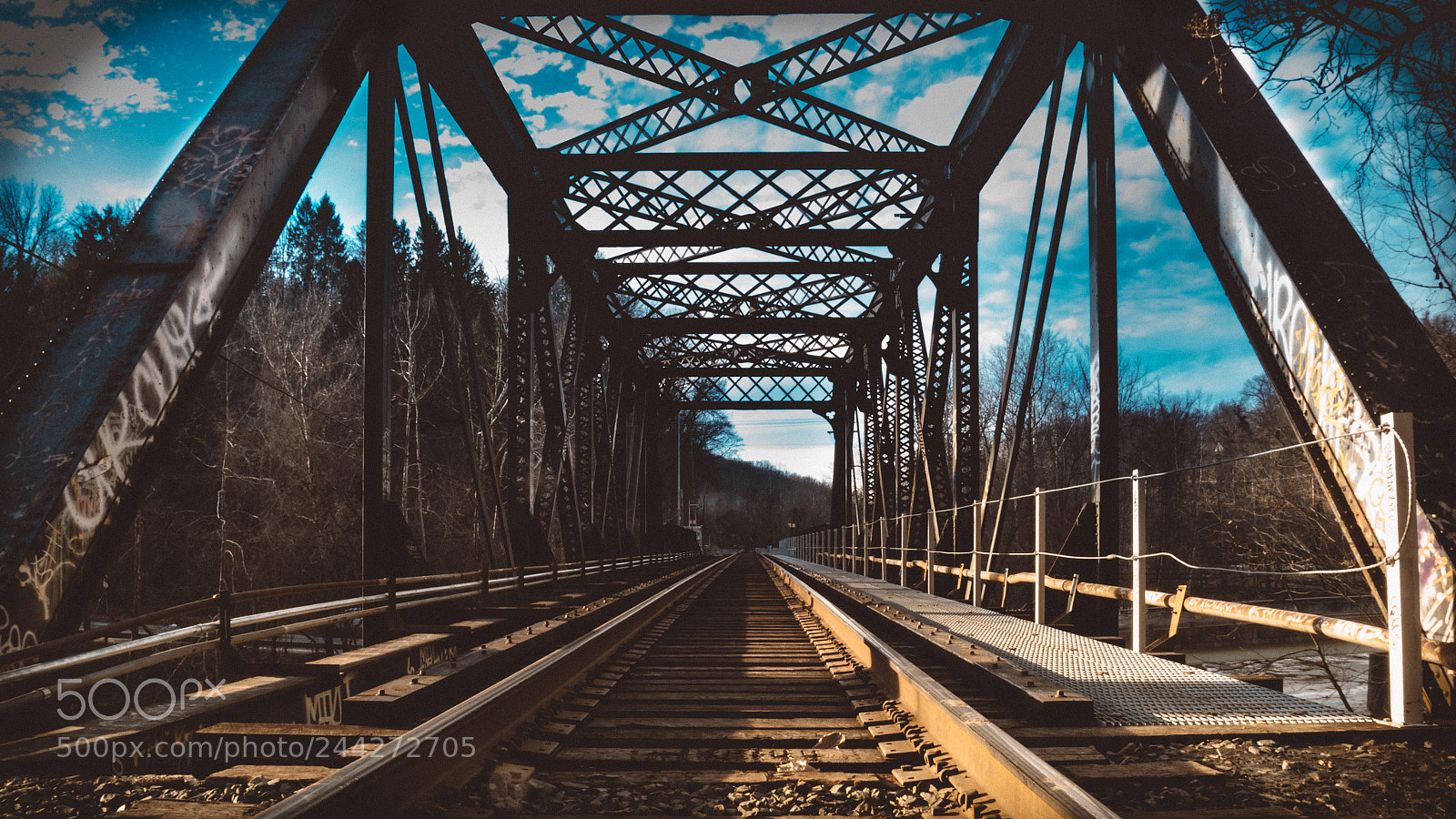 Panasonic Lumix DMC-GX85 (Lumix DMC-GX80 / Lumix DMC-GX7 Mark II) sample photo. The railroad bridge at photography