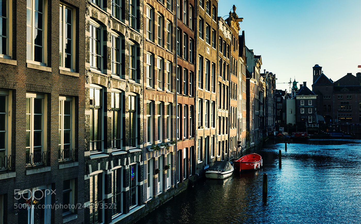 Canon EOS 7D Mark II sample photo. Amsterdam windows photography