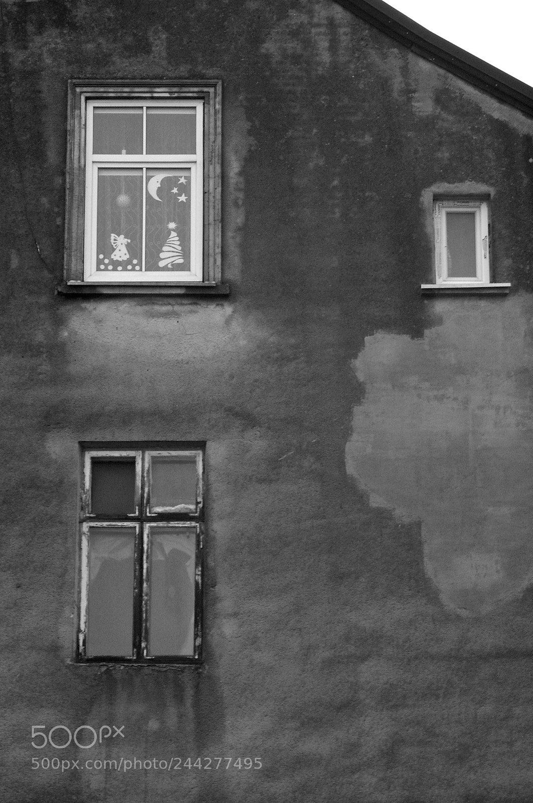 Pentax K100D sample photo. Window decoration photography