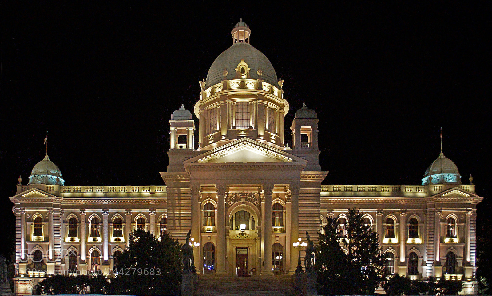 Sony Alpha a3000 sample photo. Serbian parliament in the photography