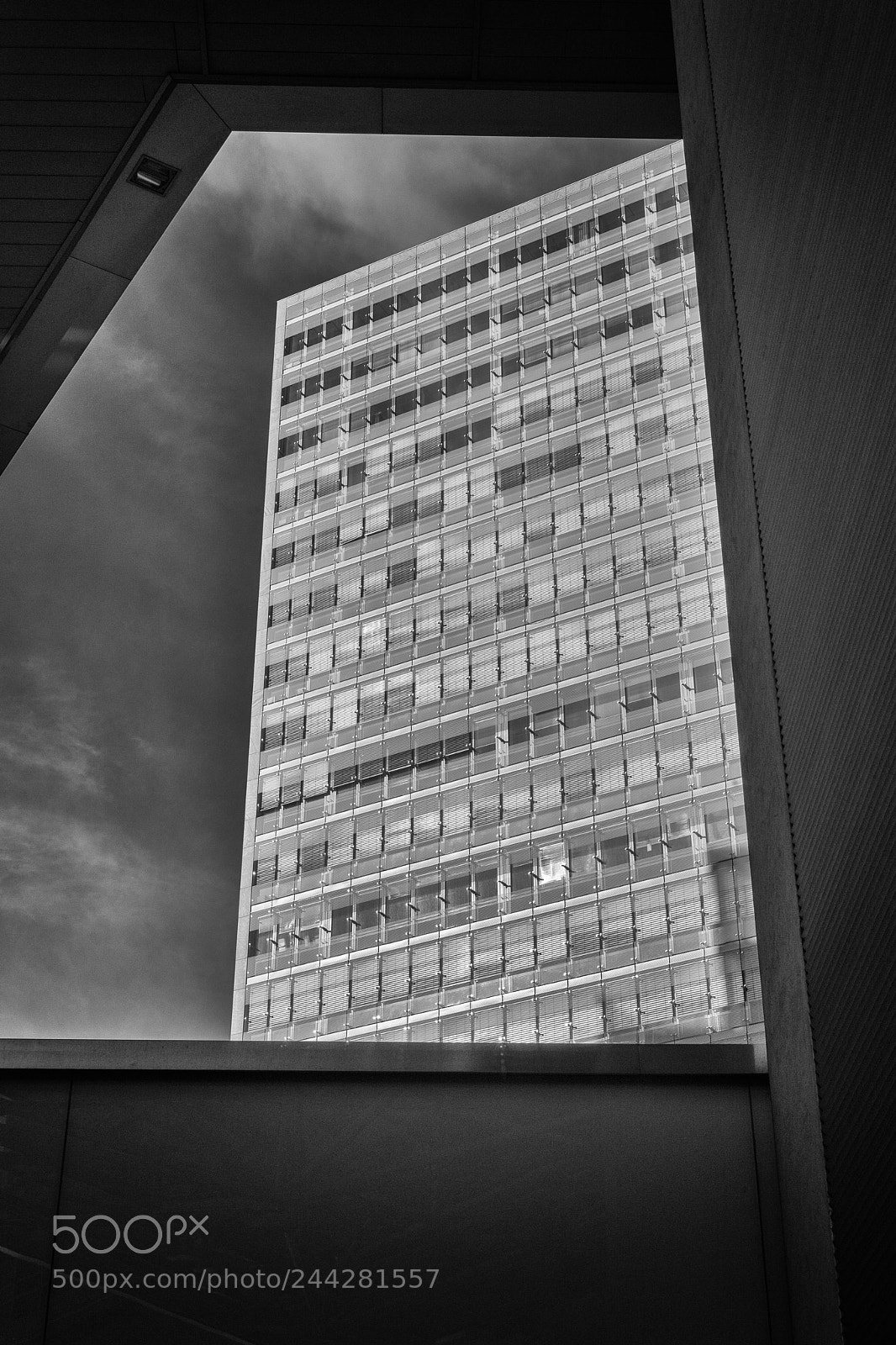 Sony a7 sample photo. Donau-city forms photography