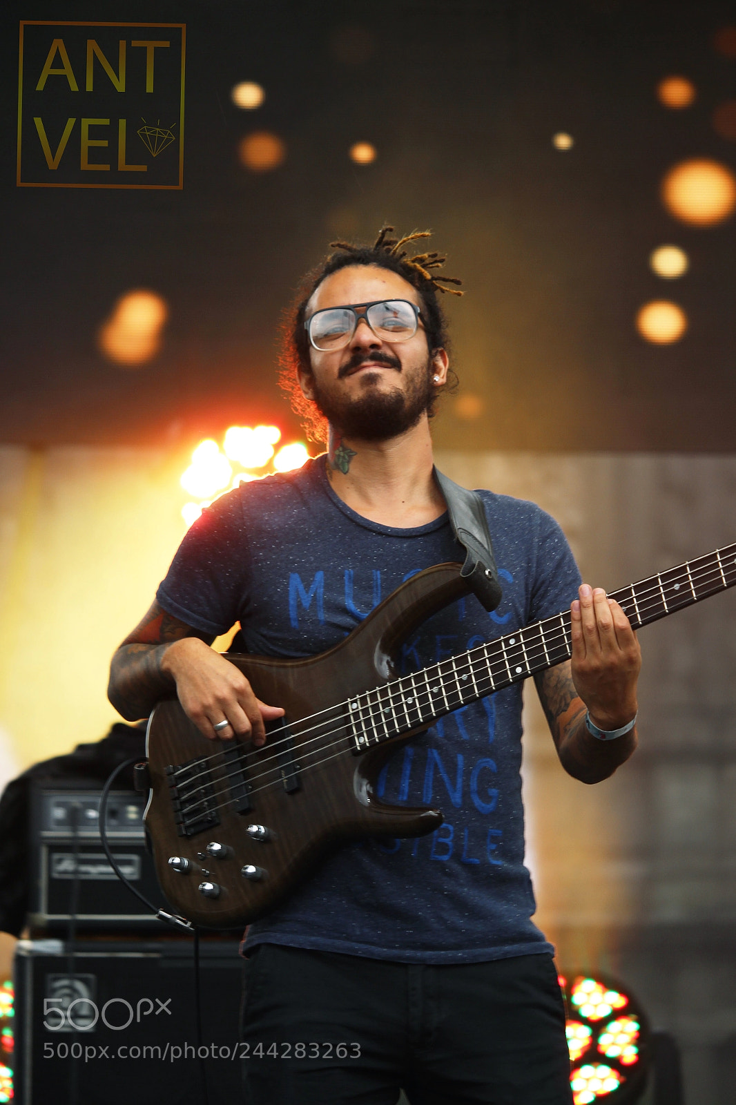 Canon EOS 600D (Rebel EOS T3i / EOS Kiss X5) sample photo. Guitarrista contento photography