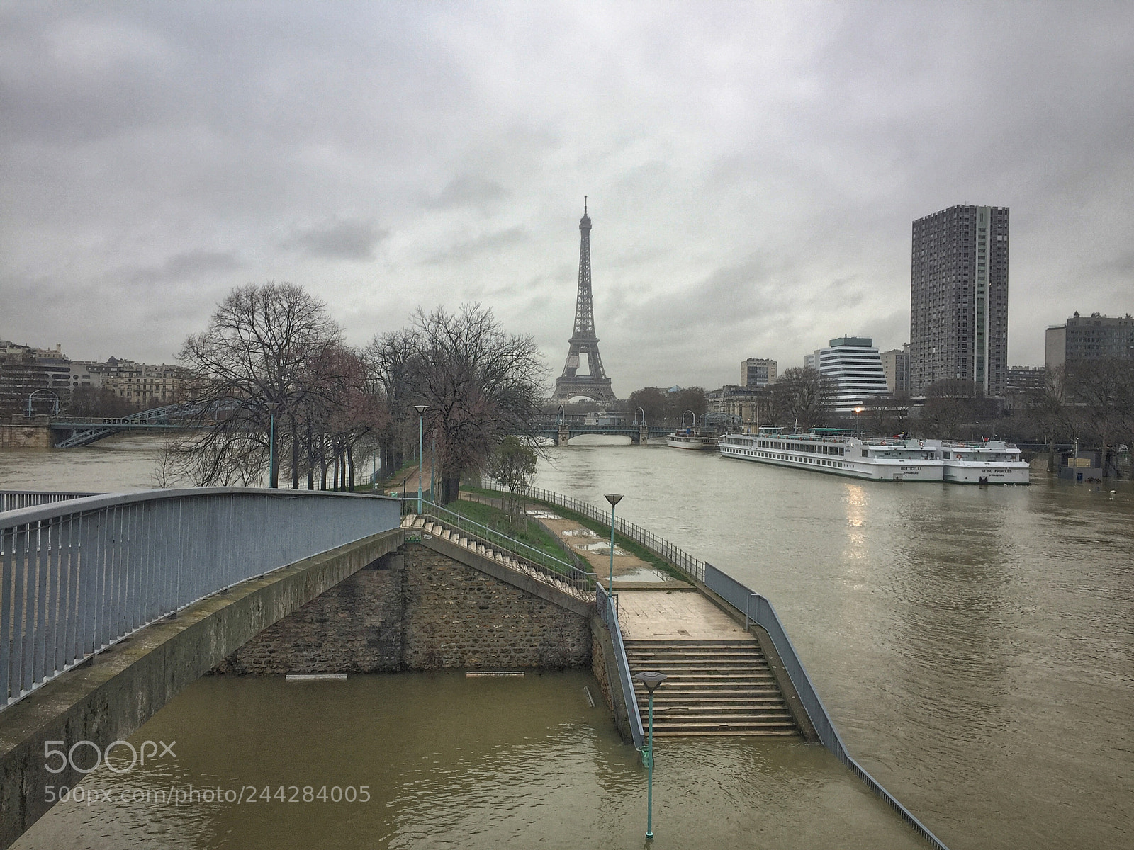 Apple iPhone 6 Plus sample photo. Flood photography