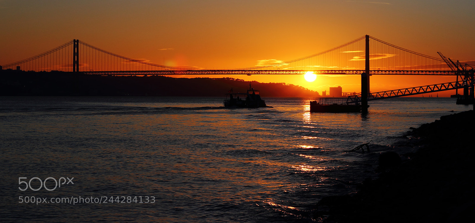 Canon EOS 550D (EOS Rebel T2i / EOS Kiss X4) + Canon EF 50mm F1.8 II sample photo. At river... photography