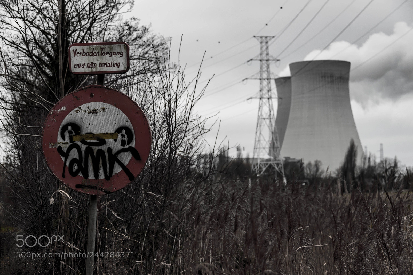 Canon EOS 100D (EOS Rebel SL1 / EOS Kiss X7) sample photo. Grey day in doel photography