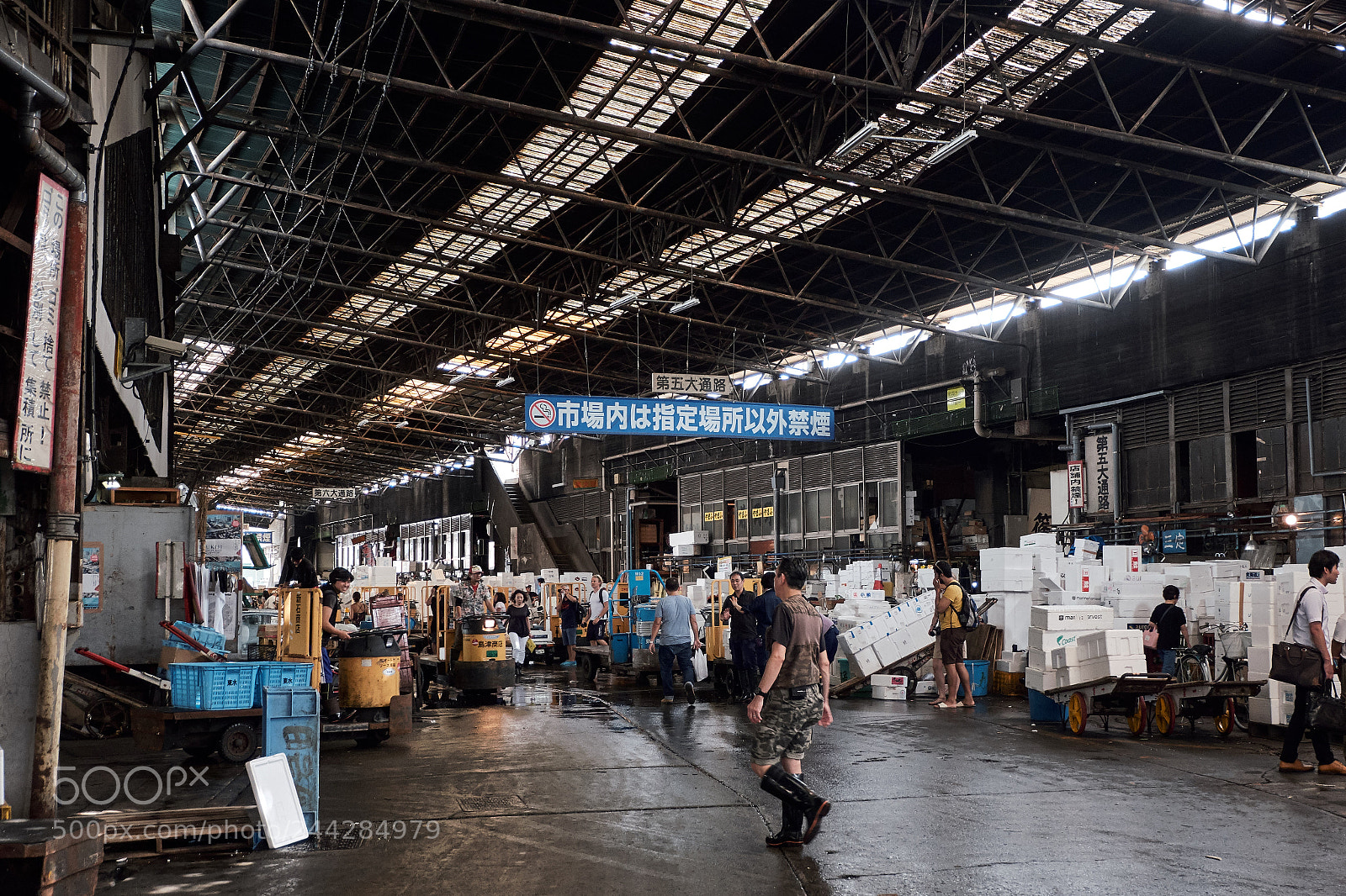 Fujifilm X-T20 sample photo. Tsukiji market photography
