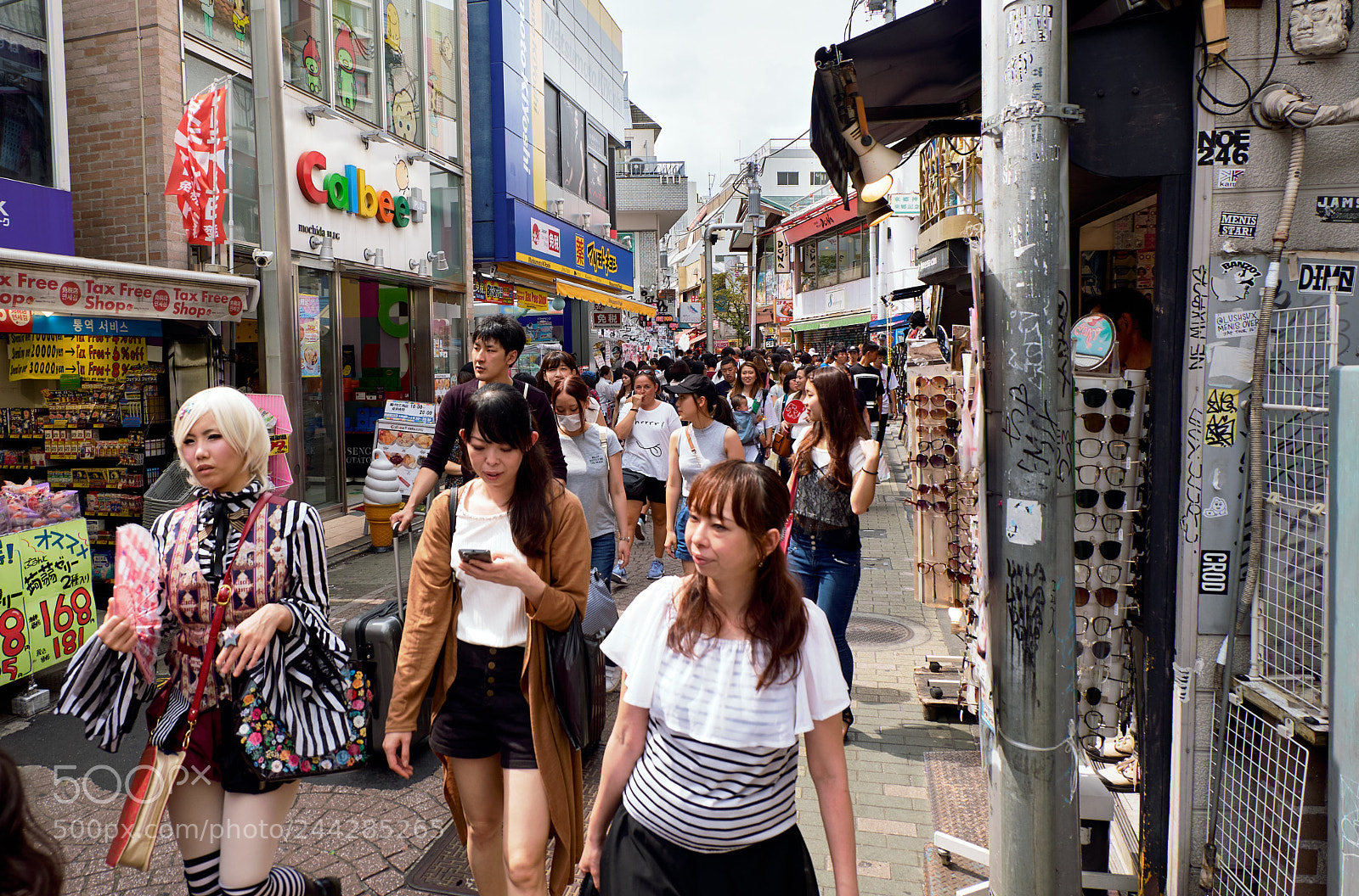 Fujifilm X-T20 sample photo. Takeshita dori photography
