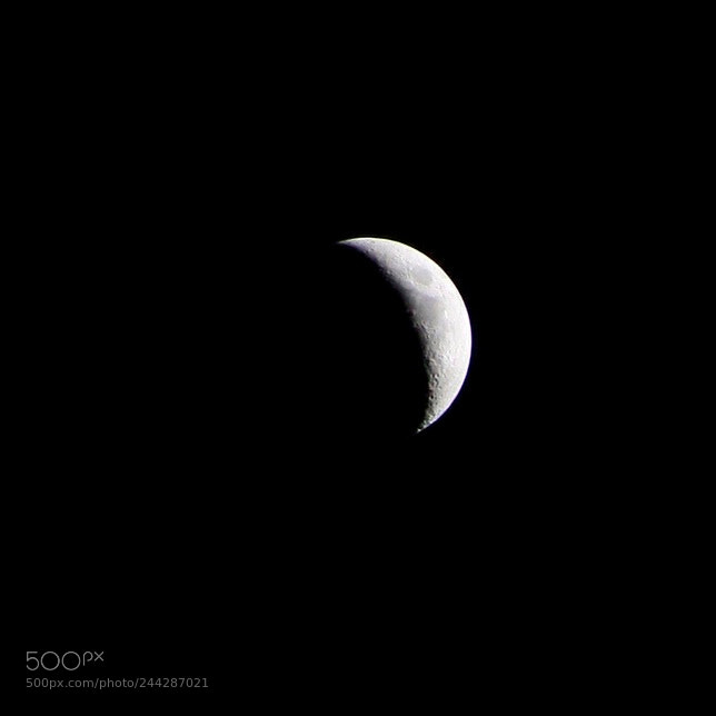 Canon EOS 1000D (EOS Digital Rebel XS / EOS Kiss F) sample photo. Moon photography