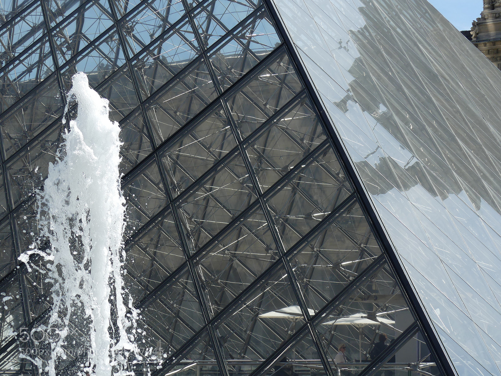 Panasonic Lumix DMC-FZ300 sample photo. Pyramide du louvre photography
