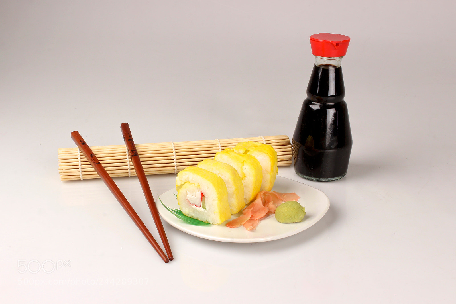 Canon EOS 600D (Rebel EOS T3i / EOS Kiss X5) sample photo. Sushi photography