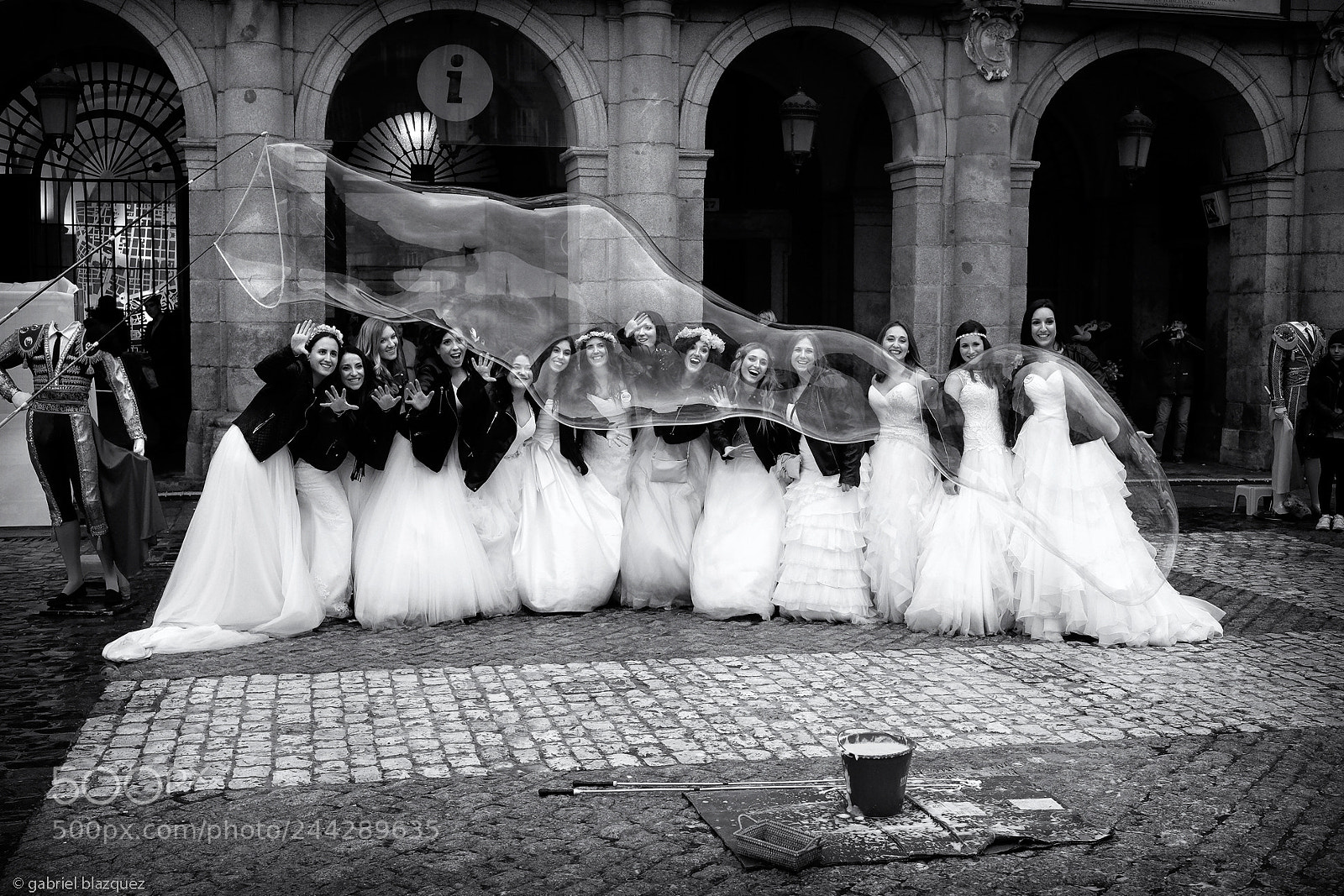 Fujifilm X-T1 sample photo. Street photography madrid. photography