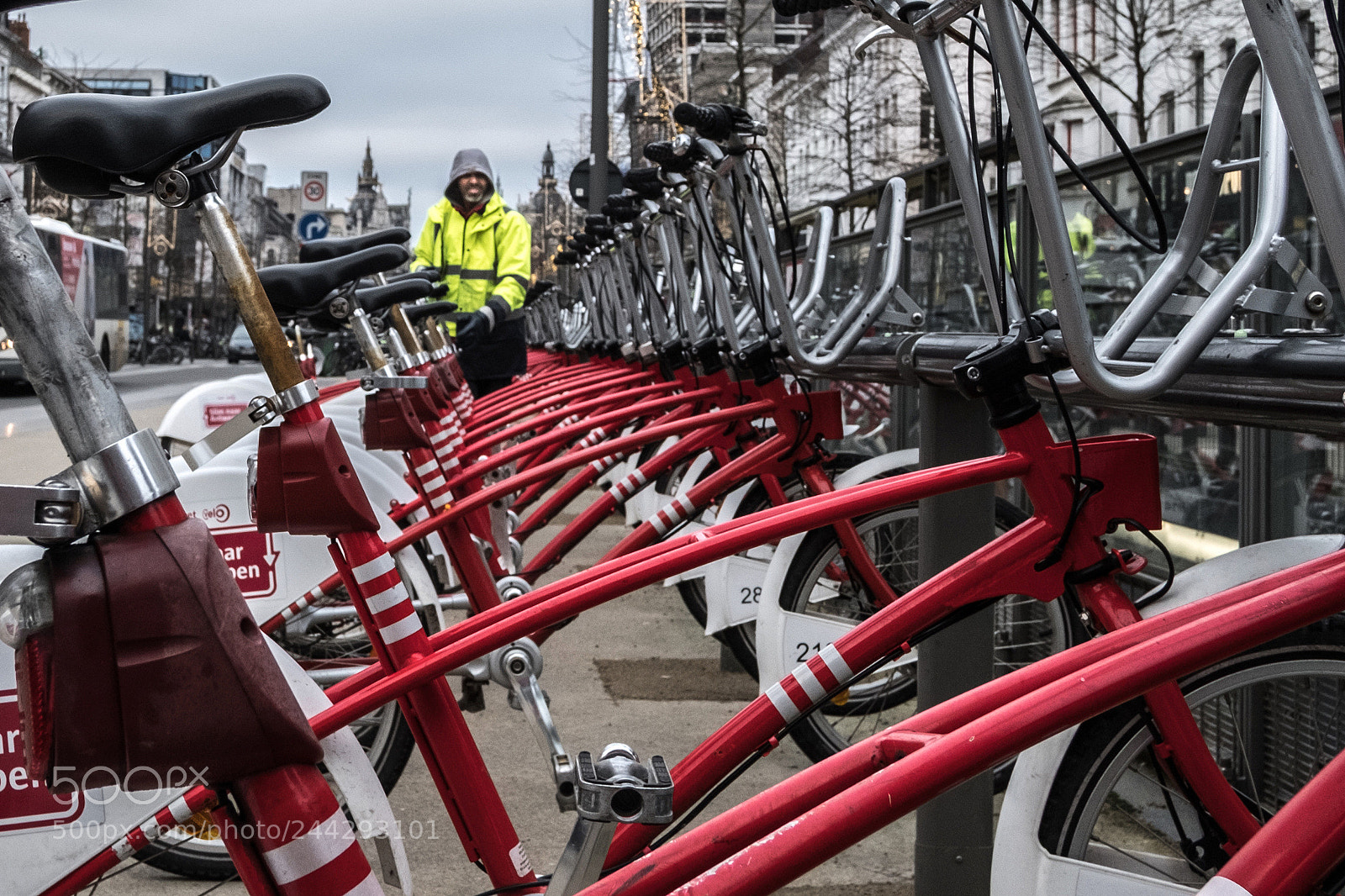 Fujifilm X-T20 sample photo. The cycling manager photography