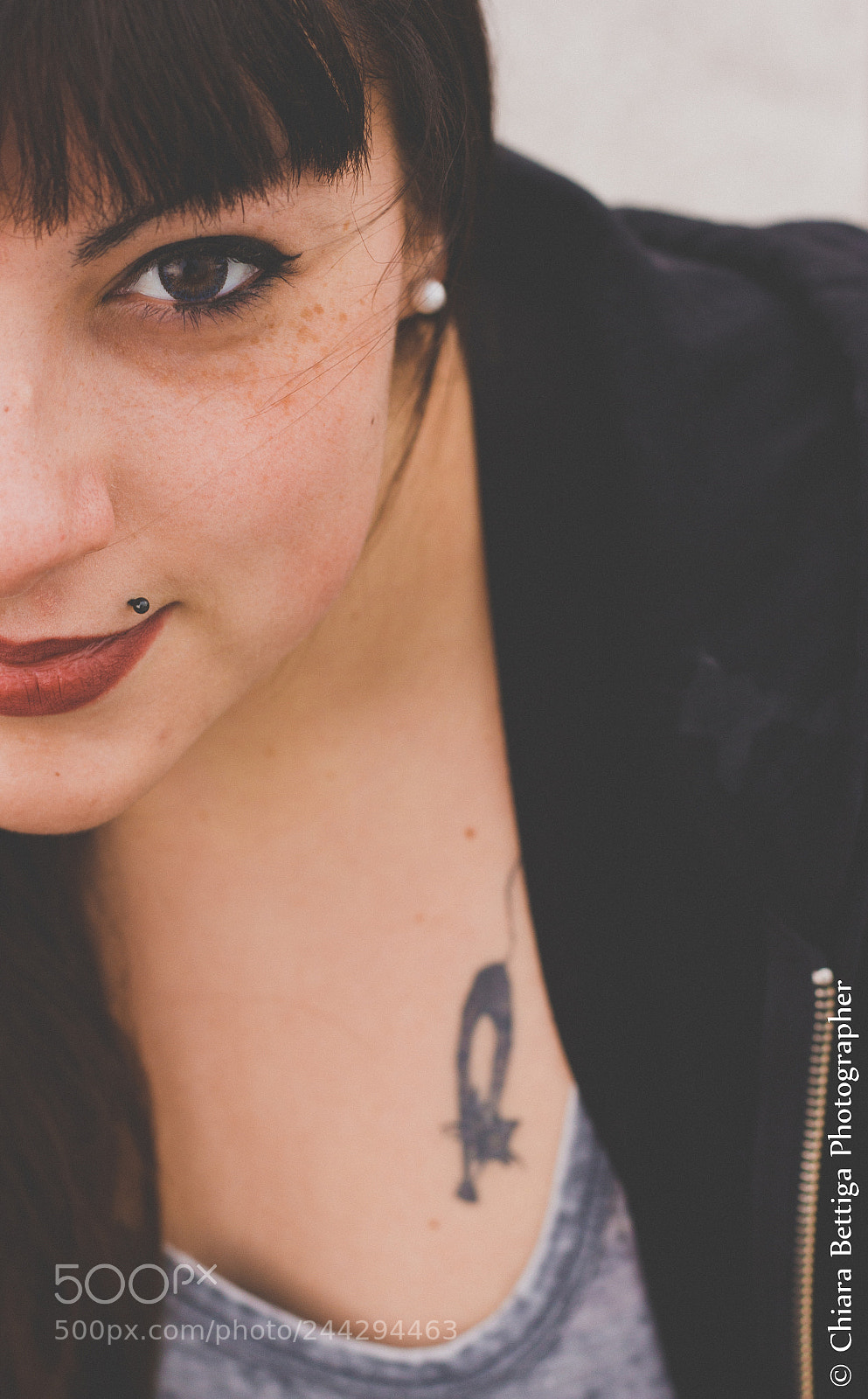 Canon EOS 550D (EOS Rebel T2i / EOS Kiss X4) sample photo. Cat eyes photography