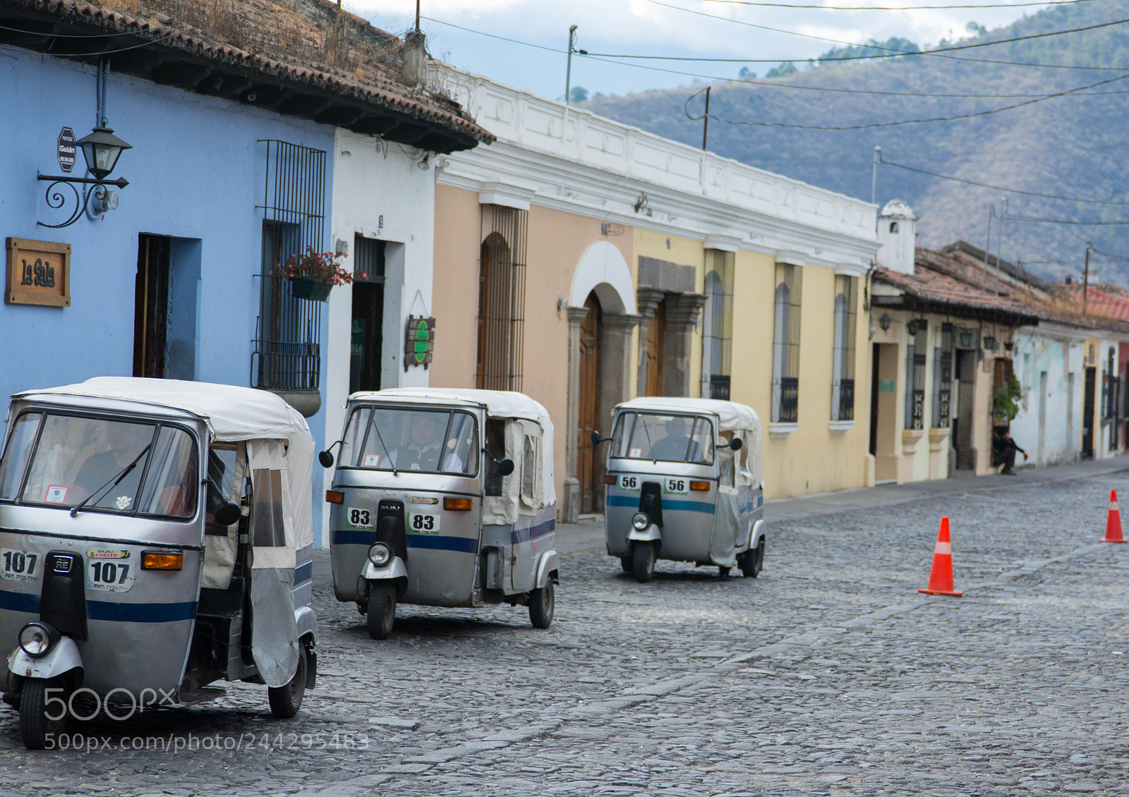 Nikon D7100 sample photo. Autos in motion. photography