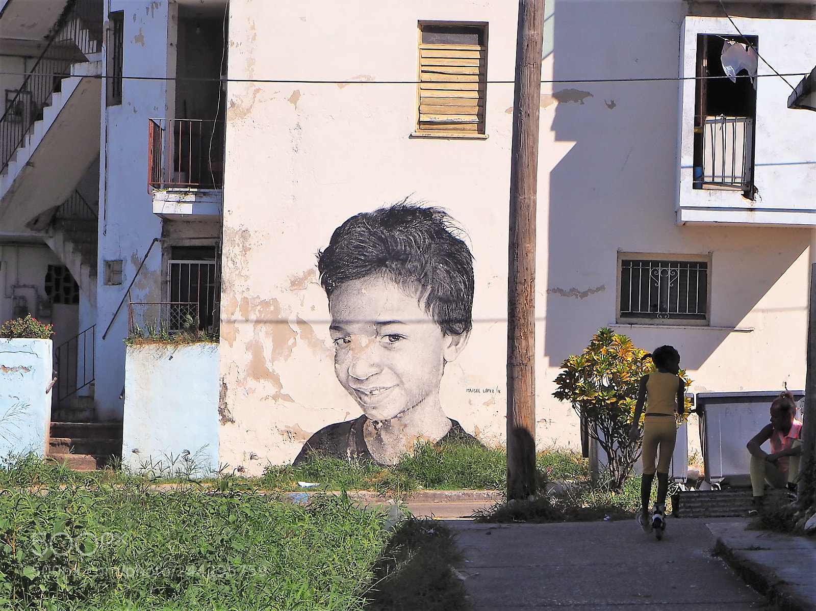 Olympus OM-D E-M10 II sample photo. Maisel lopez paint in photography