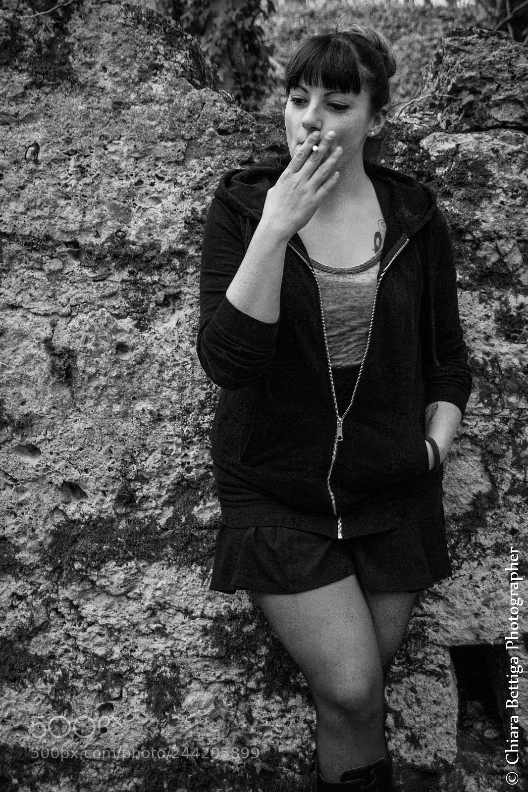 Canon EOS 550D (EOS Rebel T2i / EOS Kiss X4) sample photo. One more cigarette photography