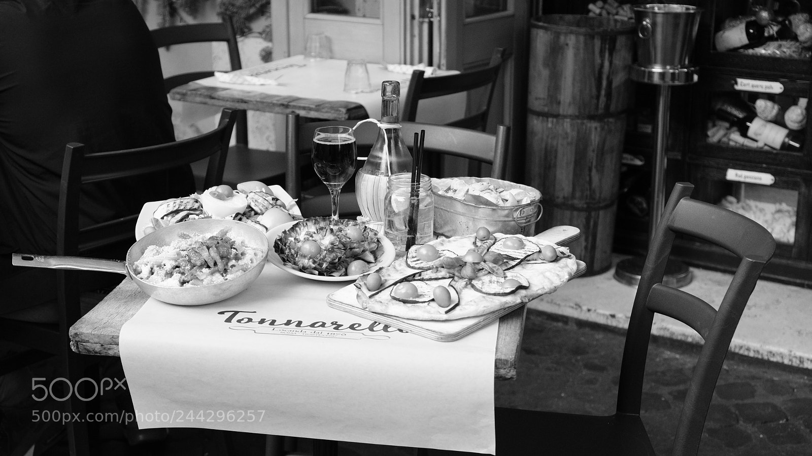 Fujifilm X-T20 sample photo. Roman lunch photography