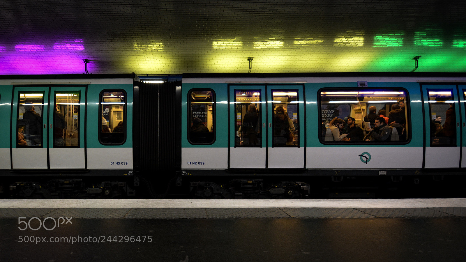 Nikon D7100 sample photo. Colorfull subway photography