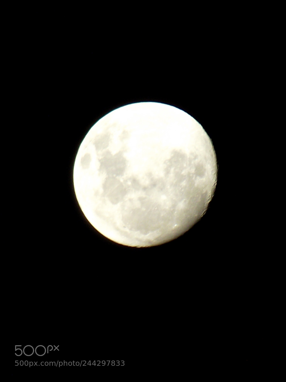 FujiFilm FinePix S2800HD (FinePix S2900HD) sample photo. Moon photography