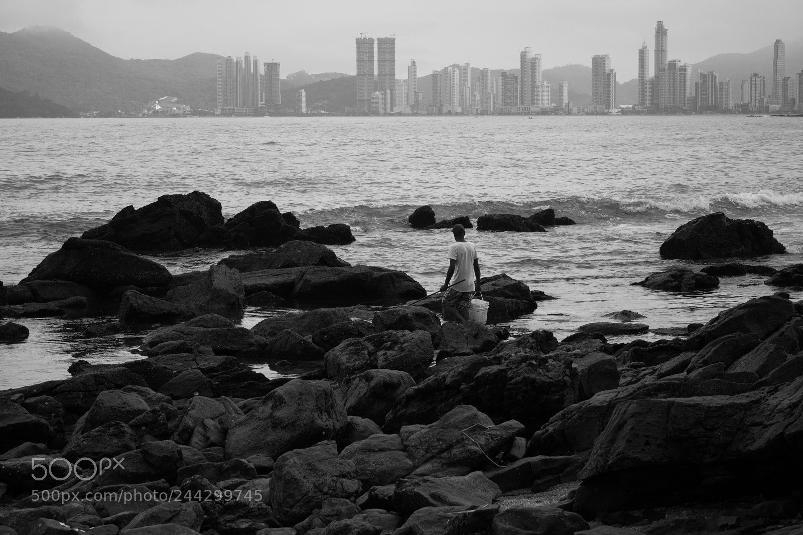 Canon EOS 750D (EOS Rebel T6i / EOS Kiss X8i) sample photo. Fisherman photography