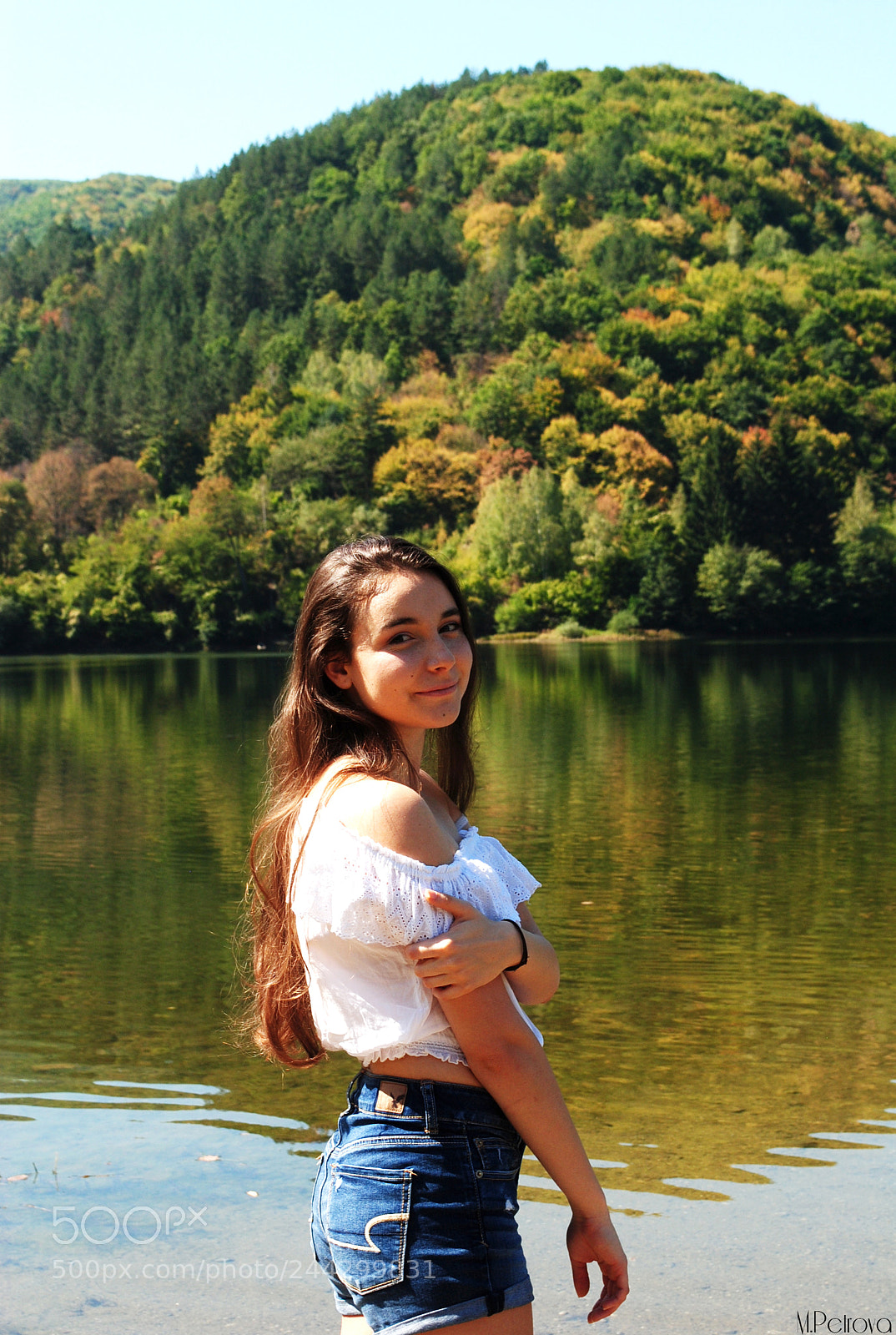 Nikon D3000 sample photo. Hello, autumn photography