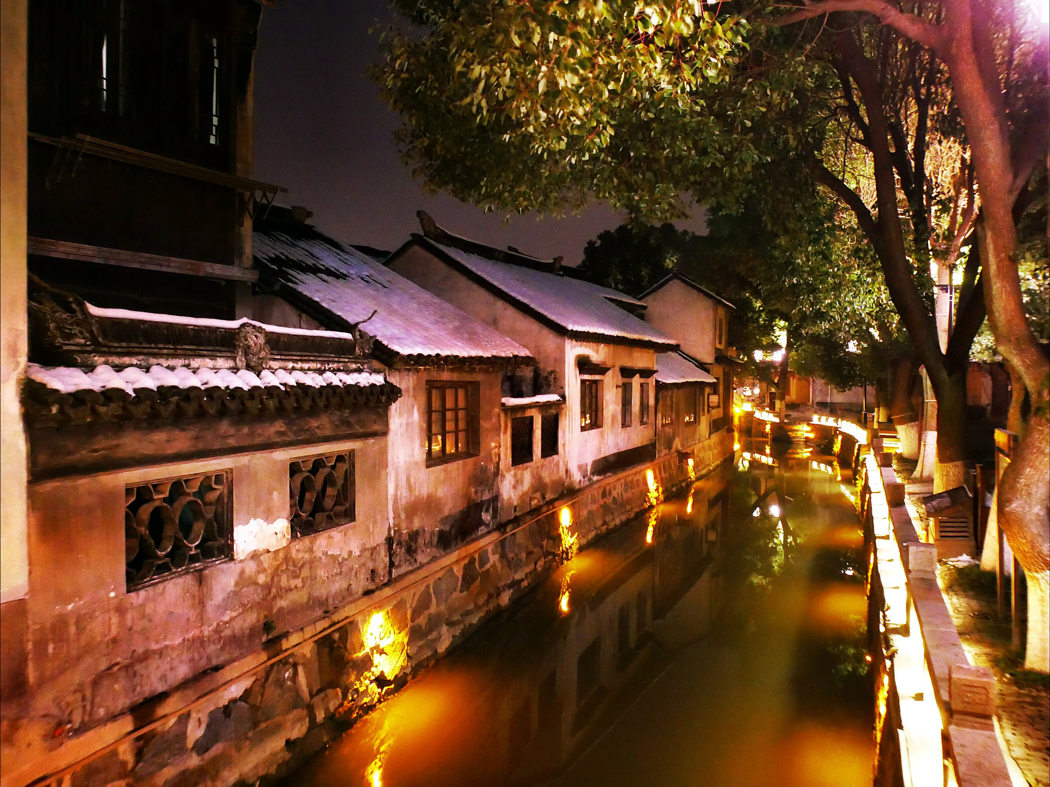 Panasonic Lumix DC-GX850 (Lumix DC-GX800 / Lumix DC-GF9) sample photo. Night of luzhi old town photography