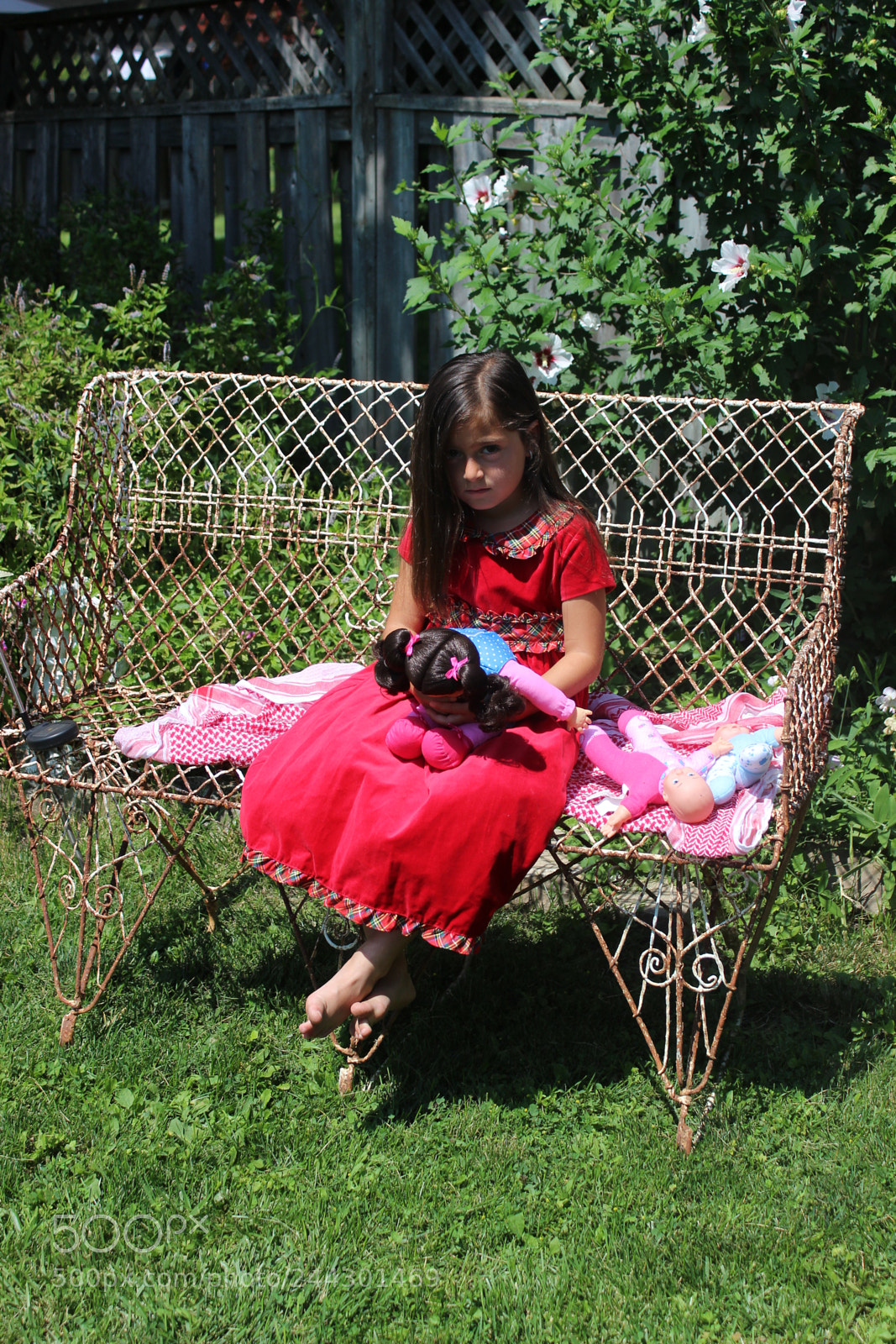 Canon EOS 600D (Rebel EOS T3i / EOS Kiss X5) sample photo. Child posing in a photography