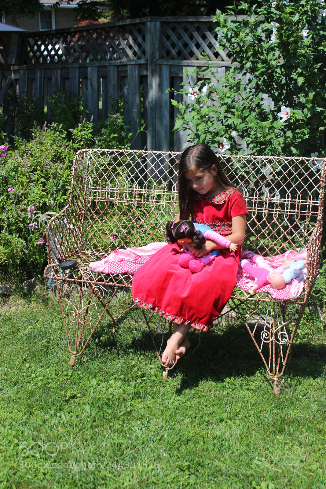 Canon EOS 600D (Rebel EOS T3i / EOS Kiss X5) sample photo. Child posing in a photography