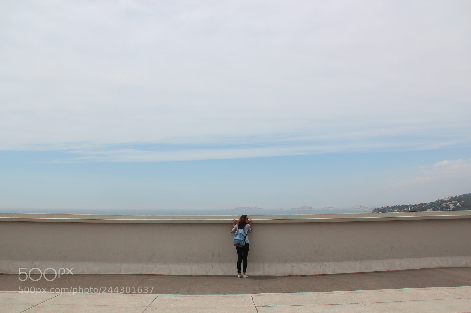 Canon EF-S 18-135mm F3.5-5.6 IS sample photo. Le corbusier's horizon photography