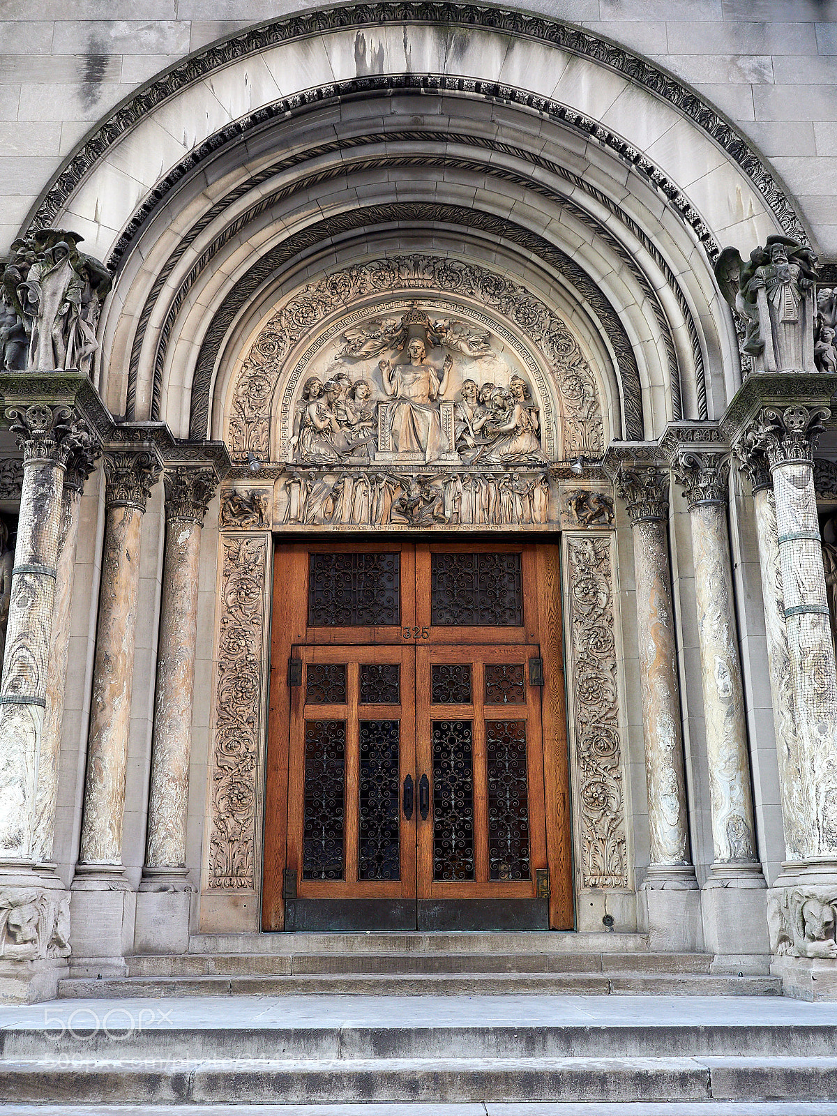 Olympus OM-D E-M1 Mark II sample photo. St. bart's doorway photography