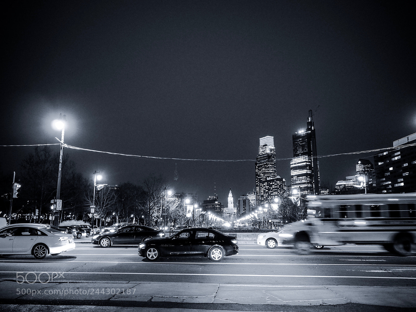 Olympus OM-D E-M10 II sample photo. Philly at night photography