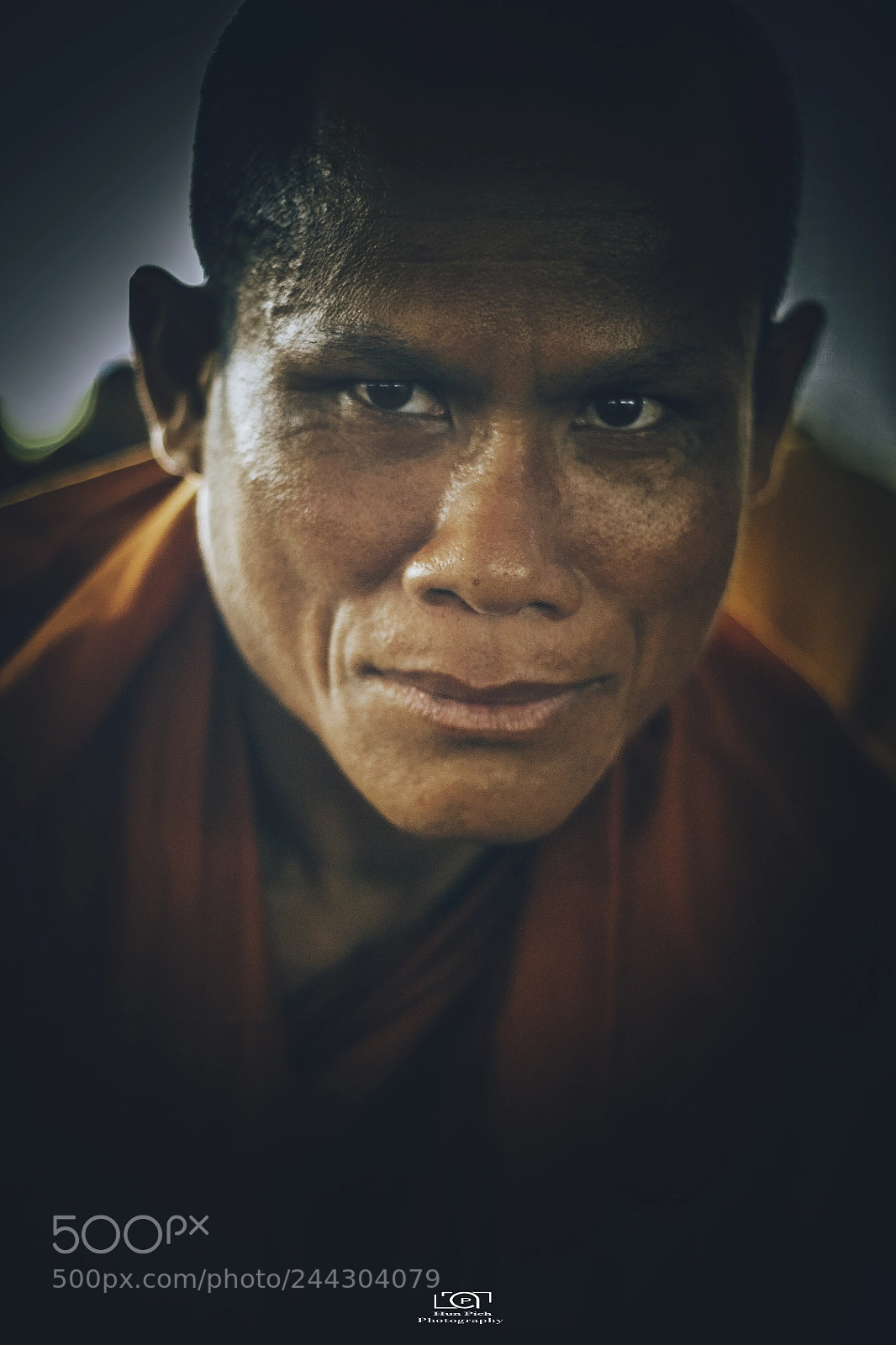 Canon EOS 1200D (EOS Rebel T5 / EOS Kiss X70 / EOS Hi) sample photo. Cambodia monk photography