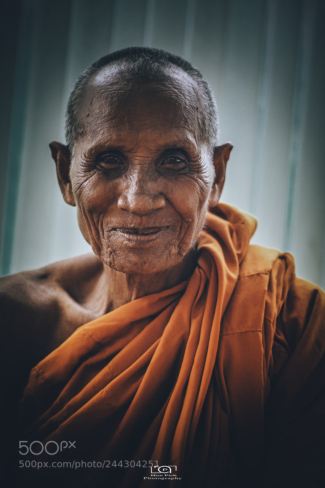 Canon EOS 1200D (EOS Rebel T5 / EOS Kiss X70 / EOS Hi) sample photo. Cambodia monk photography