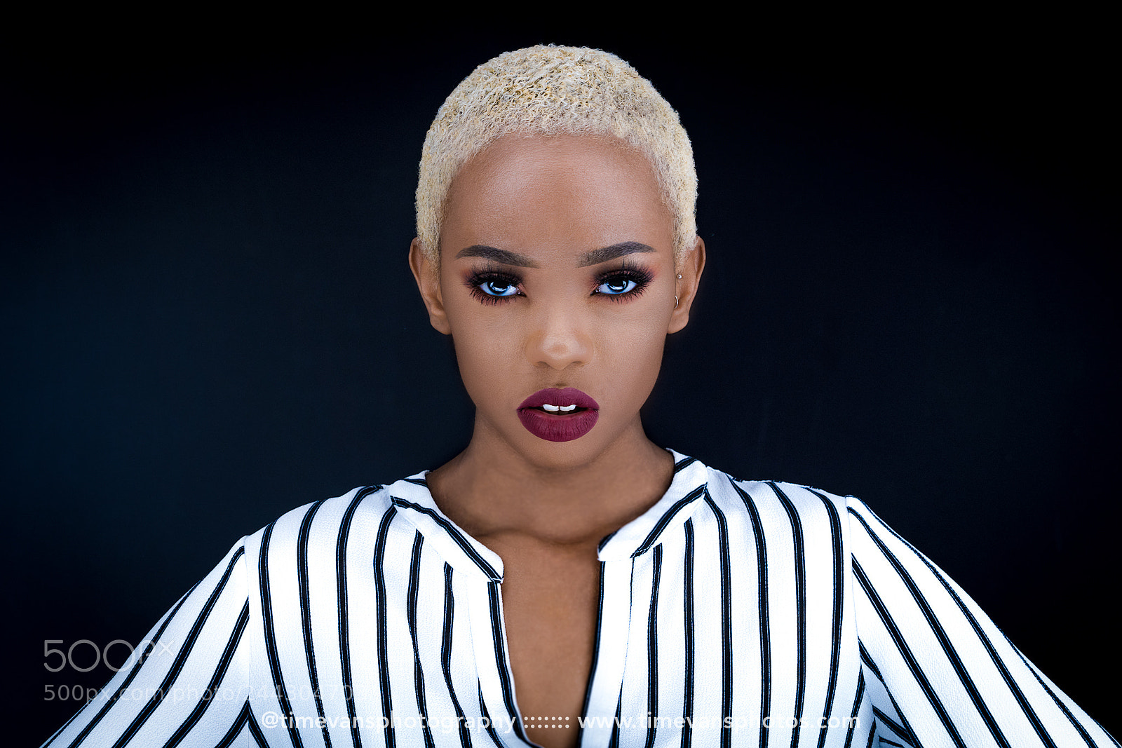 Sony a99 II sample photo. Blonde fashion stripes photography