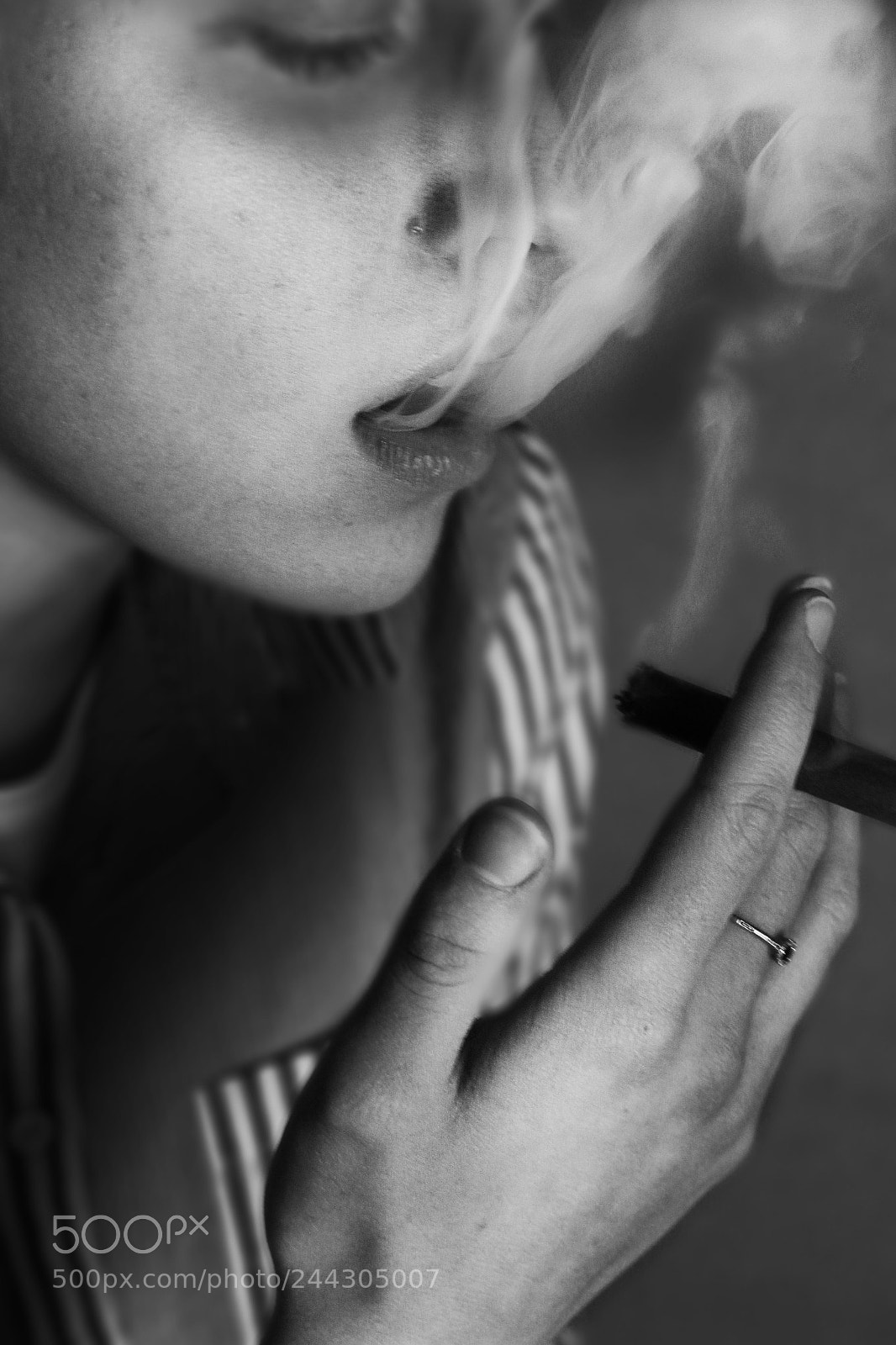 Canon EOS 1200D (EOS Rebel T5 / EOS Kiss X70 / EOS Hi) sample photo. Smoke me photography