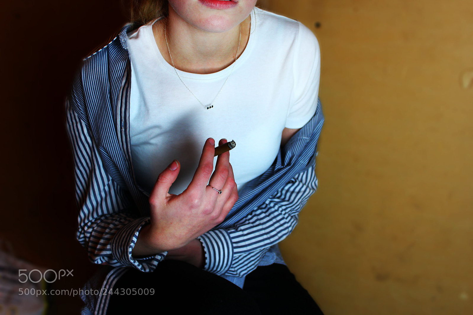 Canon EOS 1200D (EOS Rebel T5 / EOS Kiss X70 / EOS Hi) sample photo. Smoke up photography
