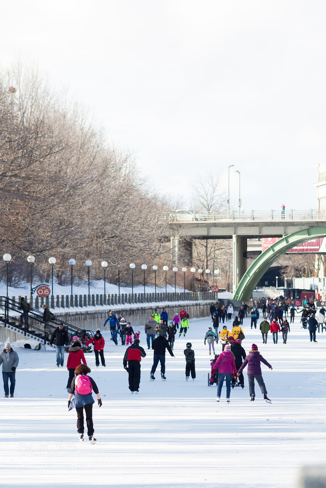 Canon EOS 700D (EOS Rebel T5i / EOS Kiss X7i) sample photo. Skaters on the rideau photography